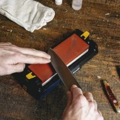 Work Sharp Whetstone Knife Sharpener Pierre à Aiguiser Combinée, WSBCHWHT -Spyderco Magasin WSBCHWHT 04 work sharp